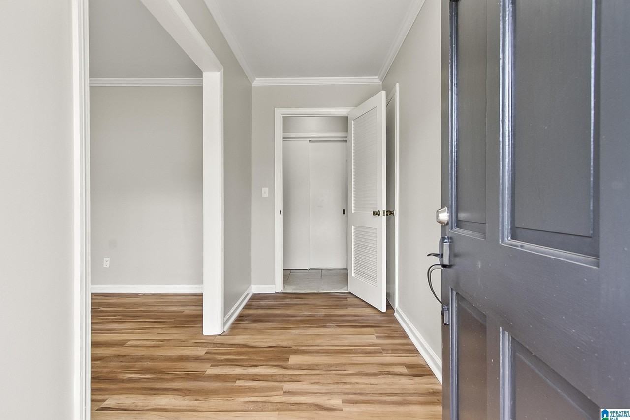 243 Cedar Crst - Photo 2 of 25