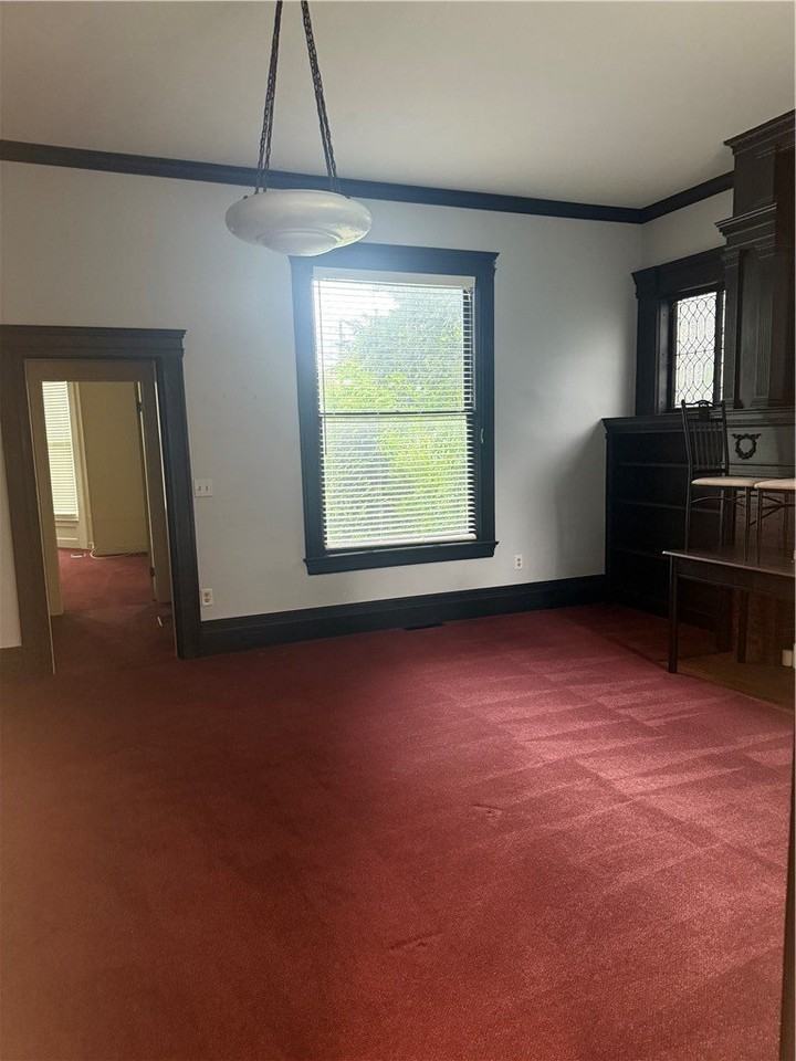 506 W Water St - Photo 2 of 10