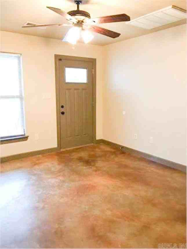 1106 W Myrtle St #C - Photo 2 of 14