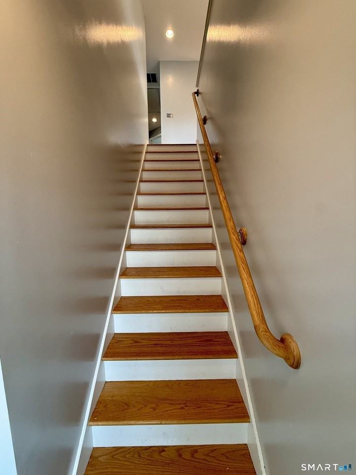 162 Broad St - Photo 4 of 19