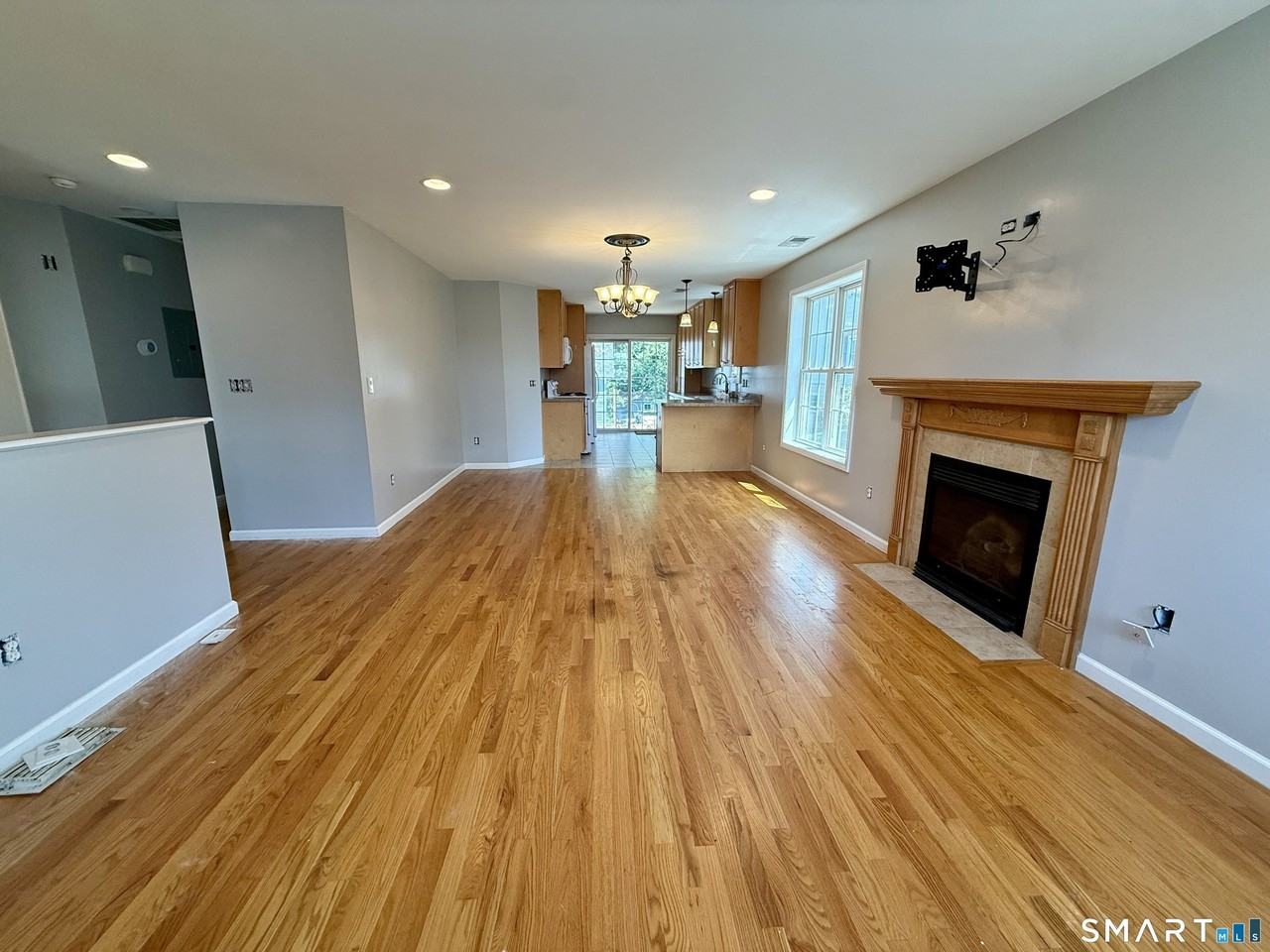 162 Broad St - Photo 6 of 19