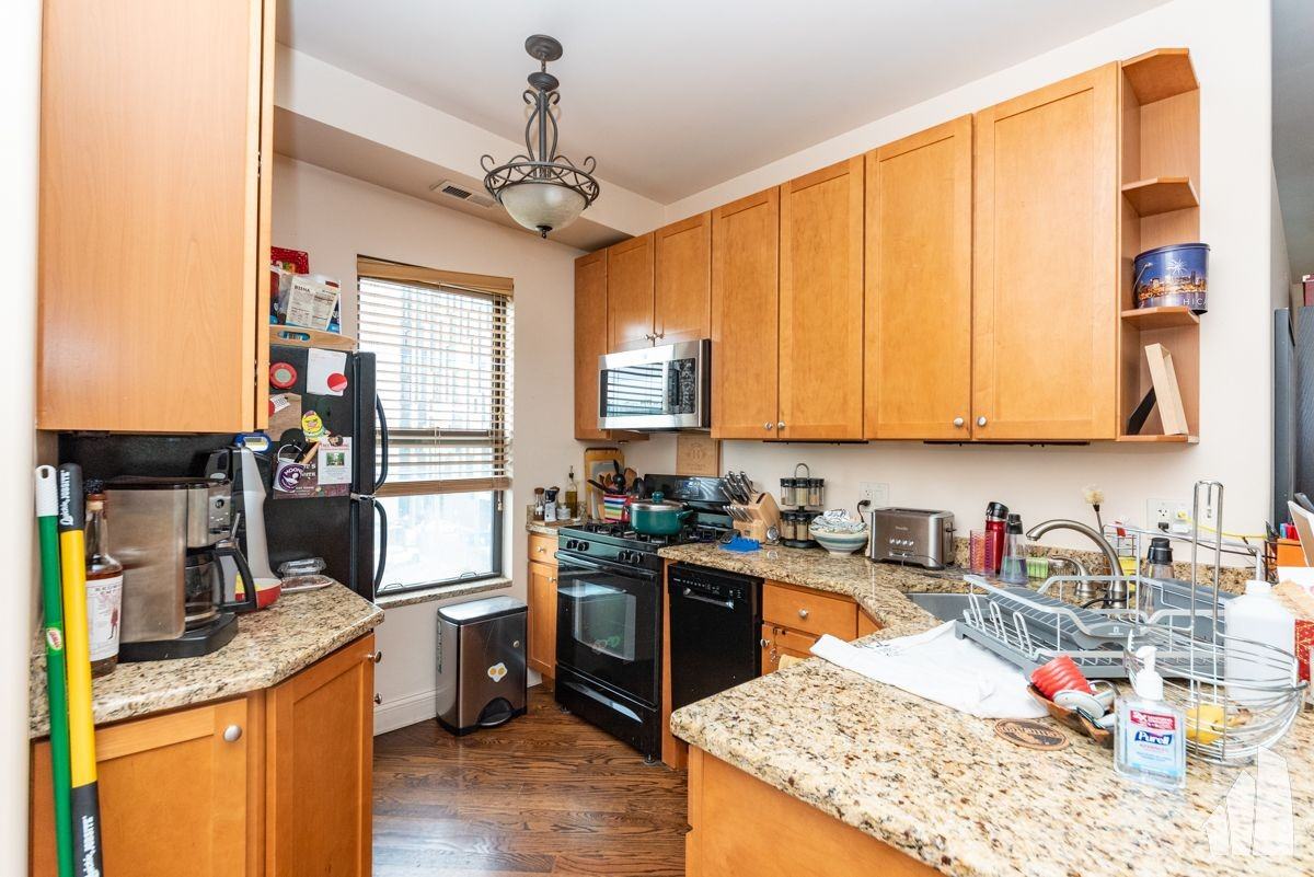 1101 N Marshfield Ave #3R - Photo 3 of 5