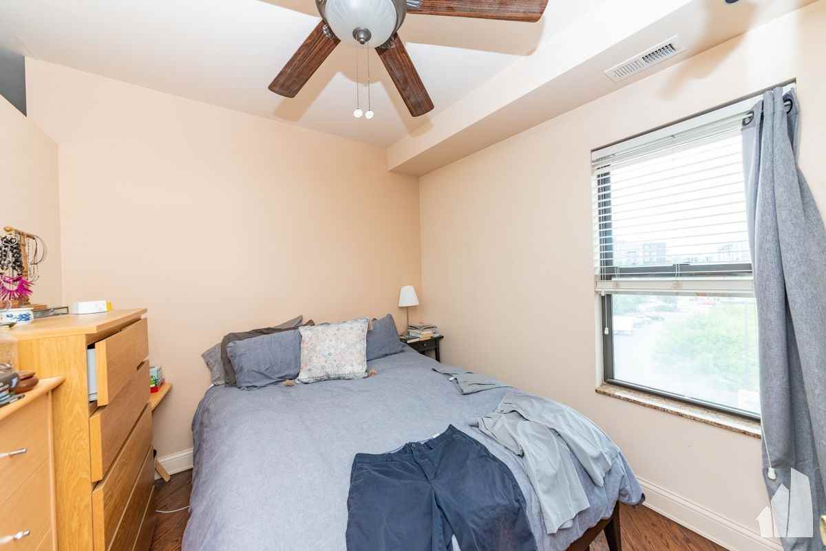 1101 N Marshfield Ave #3R - Photo 4 of 5