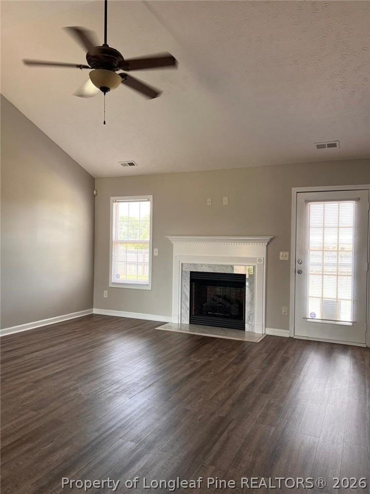 1687 Kershaw Loop - Photo 3 of 38