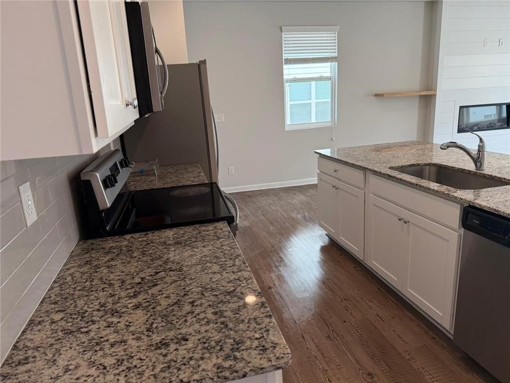 5223 Canberra Dr - Photo 6 of 30