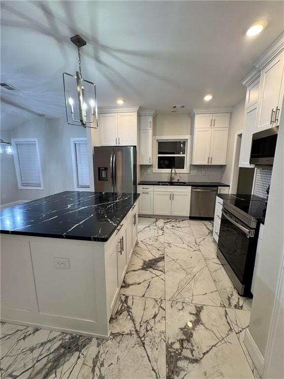 2783 Grand Ave Sw - Photo 5 of 18