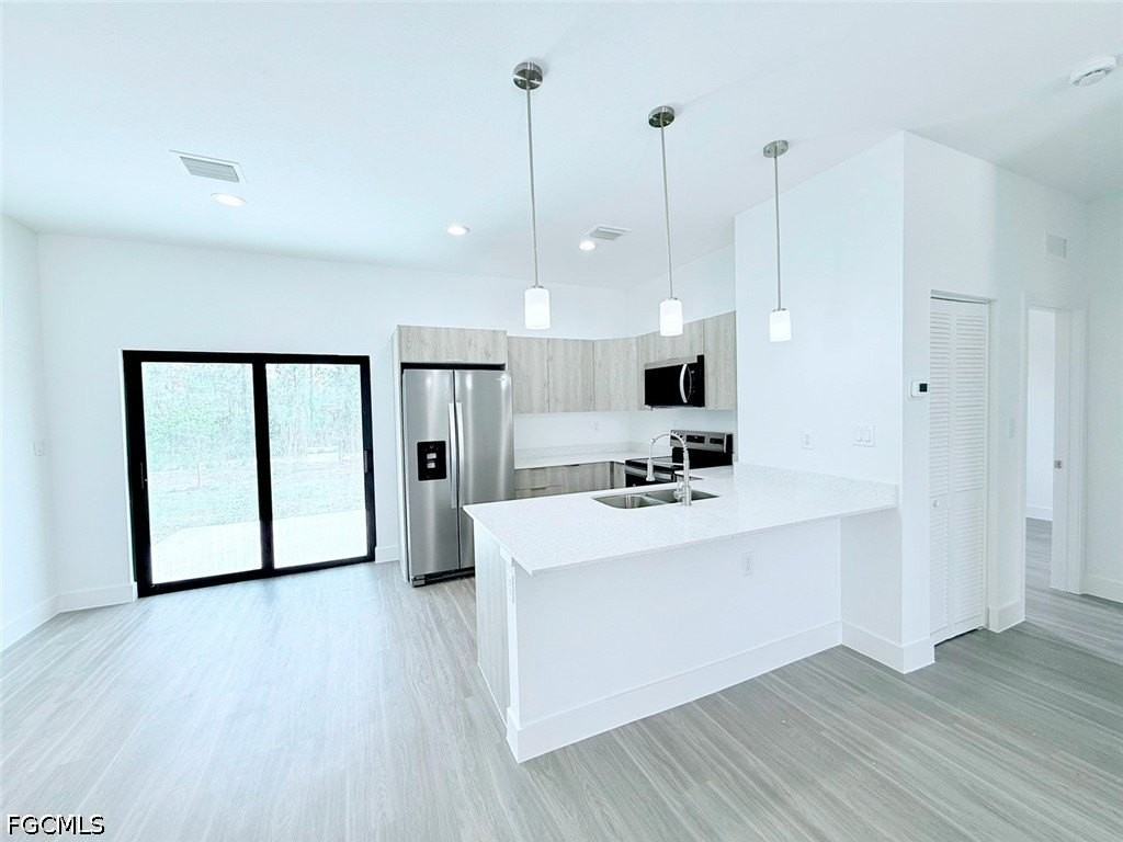 1048 Jay Ct - Photo 2 of 6