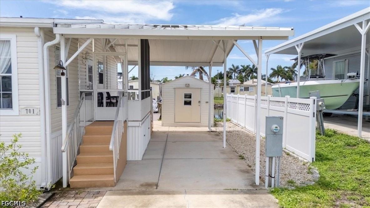 701 Coral Dr - Photo 2 of 50