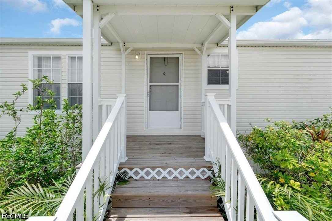 701 Coral Dr - Photo 3 of 50