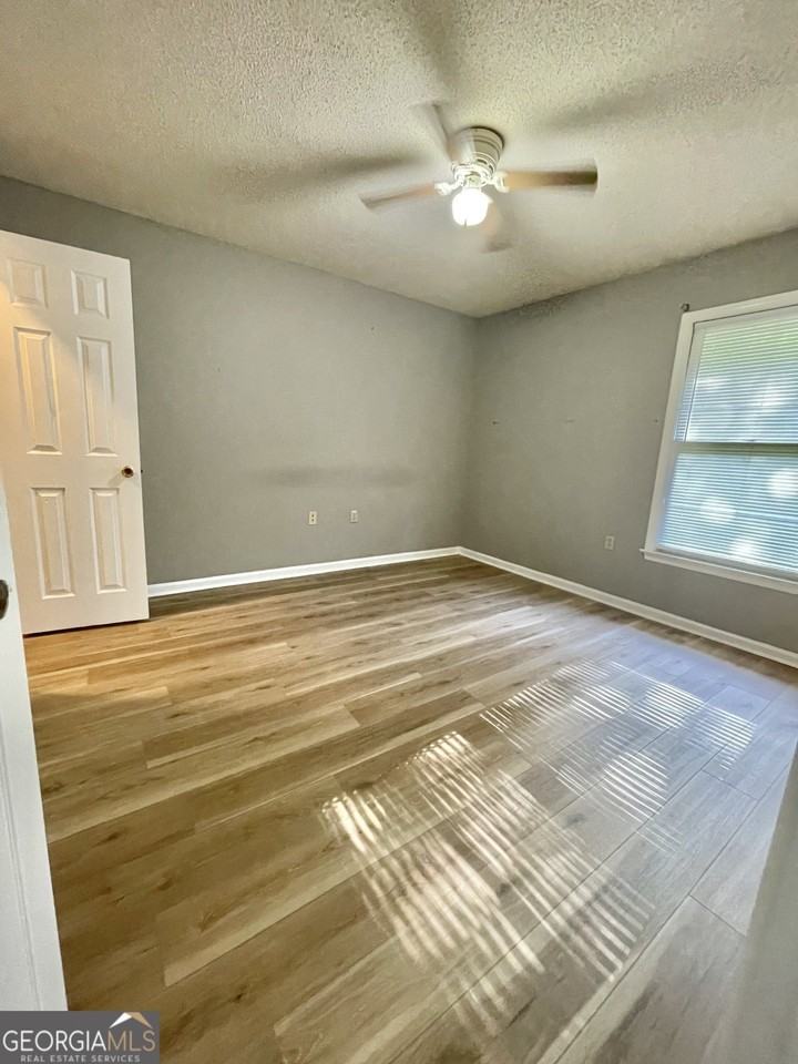 230 Lanier Dr - Photo 5 of 14