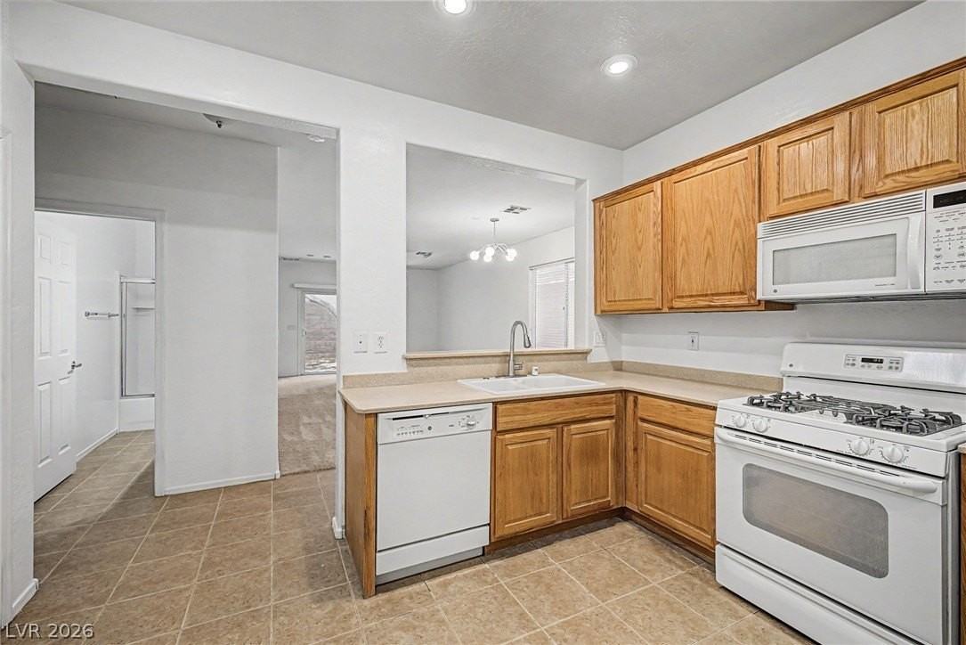 2539 Evening Twilight Ave - Photo 7 of 23