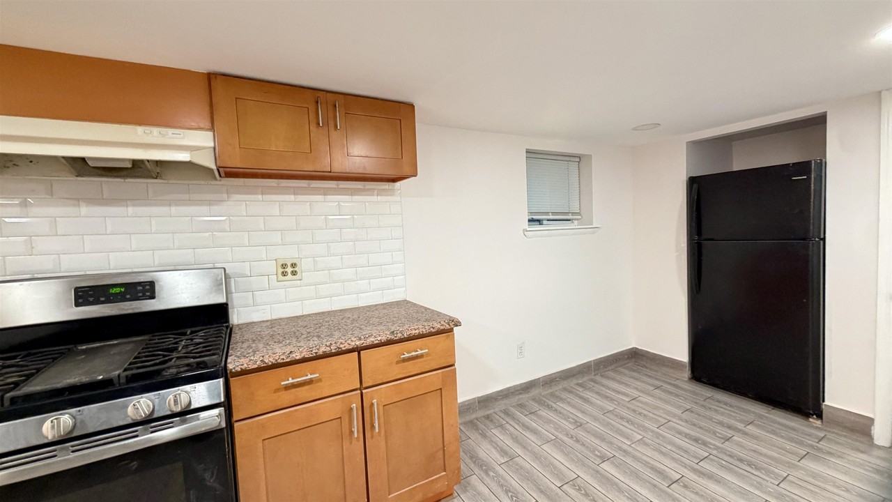 11 E 37th St #3 - Photo 2 of 8