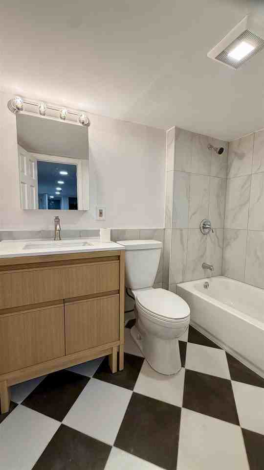 11 E 37th St #3 - Photo 7 of 8