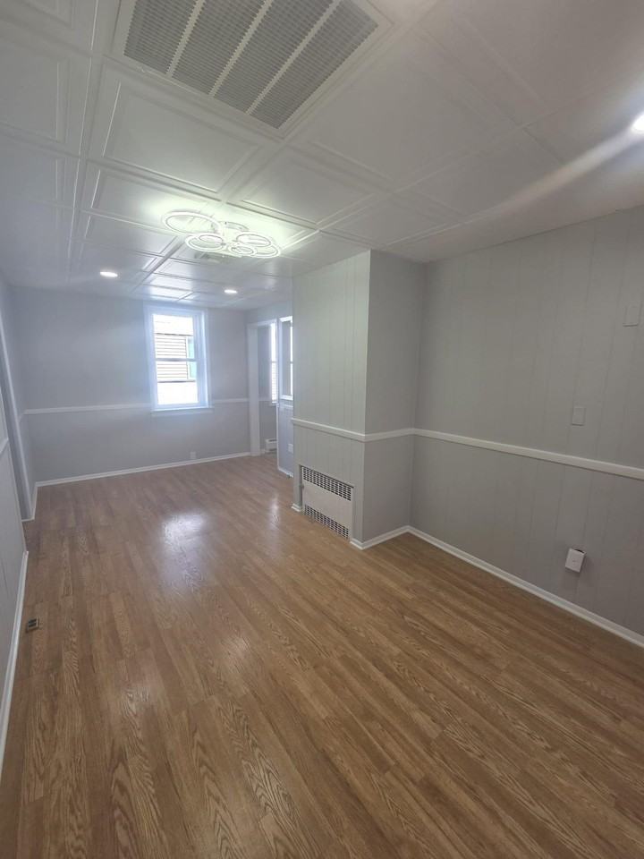 631 2nd Ave #1stFL - Photo 3 of 14