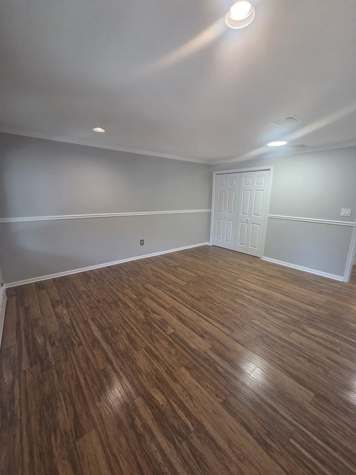 631 2nd Ave #1stFL - Photo 7 of 14