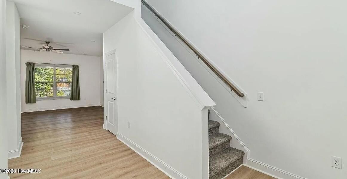 409 Kendall Dr - Photo 4 of 32