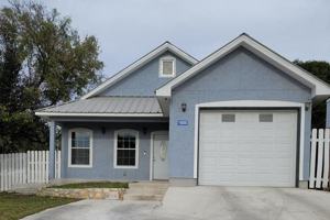 featured image of 1600 Woodside Dr