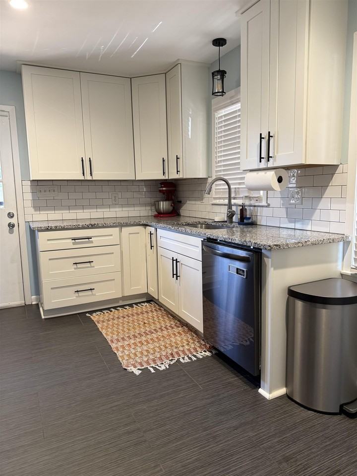 5205 Mason Rd - Photo 3 of 19