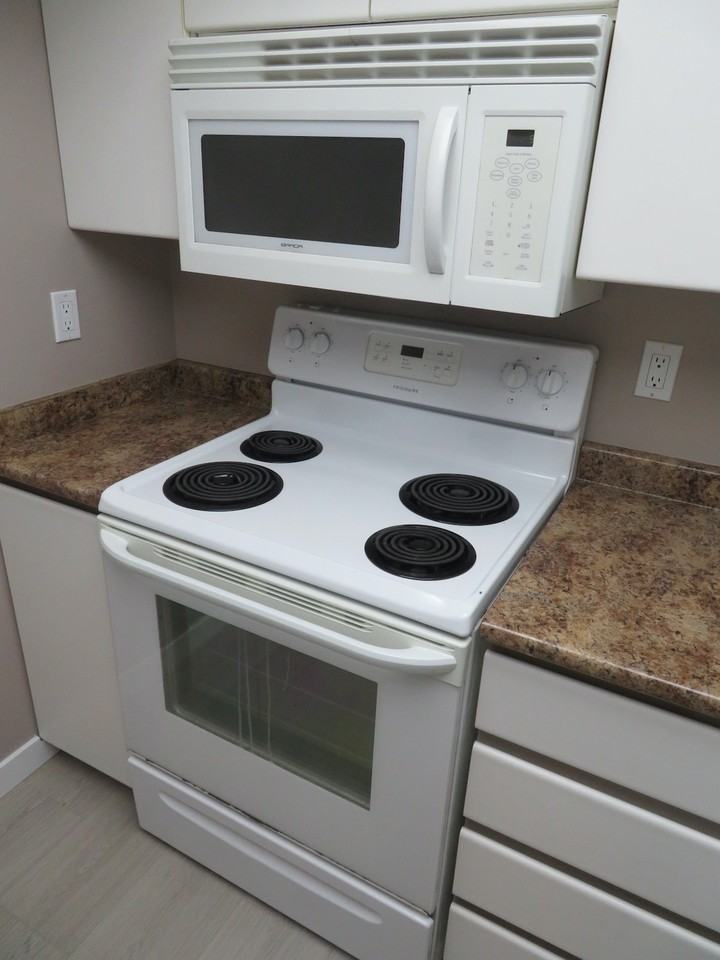 431 Pacific Street - Photo 6 of 20