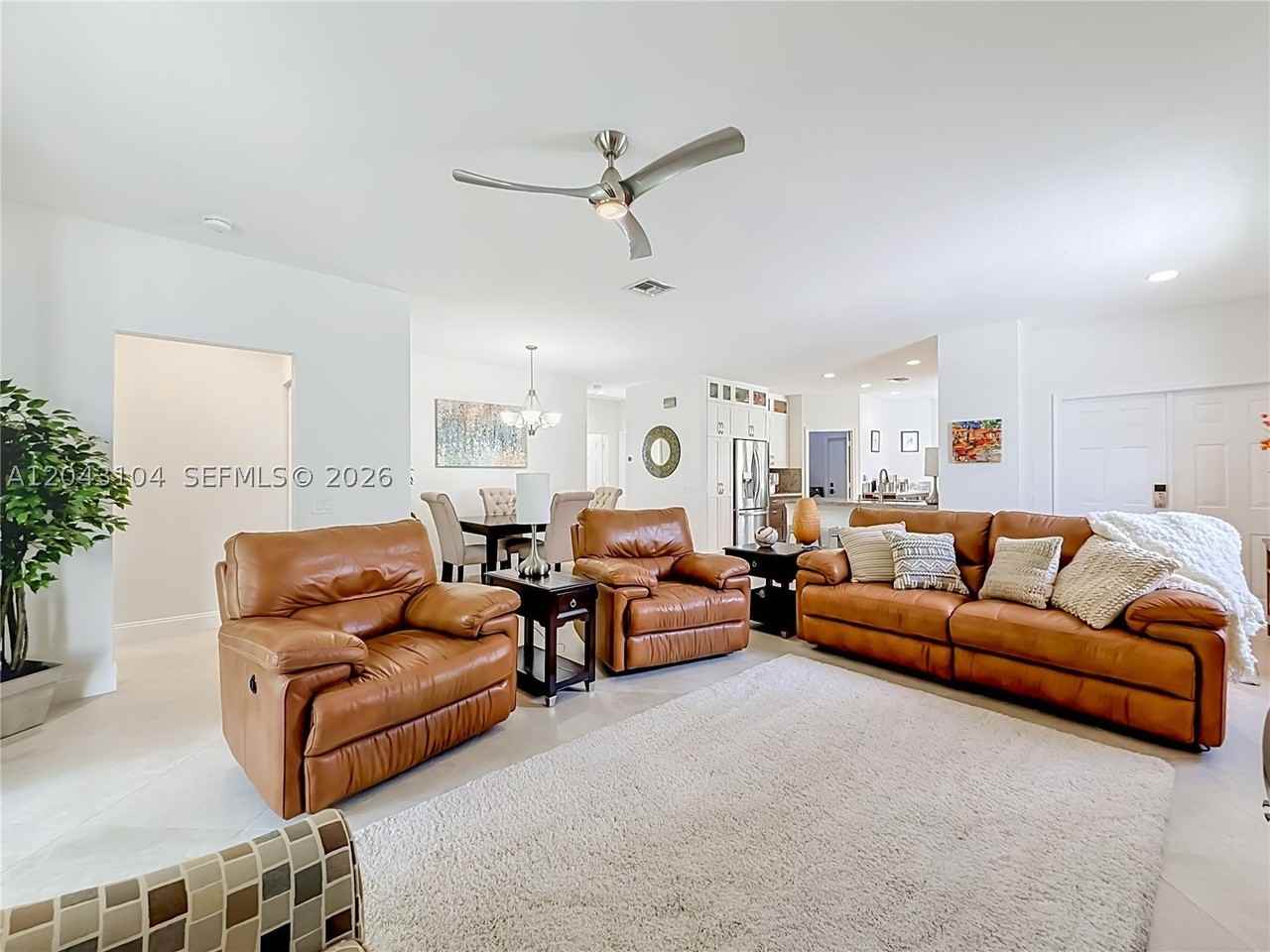 1556 Winterberry Ln - Photo 6 of 32