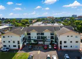 featured image of 1521 W 42nd Pl #18