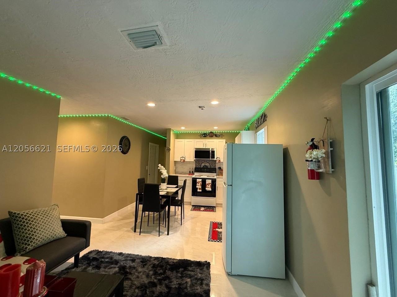 940 Ne 155th Ter #940 - Photo 6 of 36
