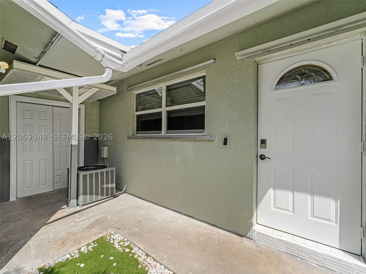 1378 Osprey Ct - Photo 3 of 40