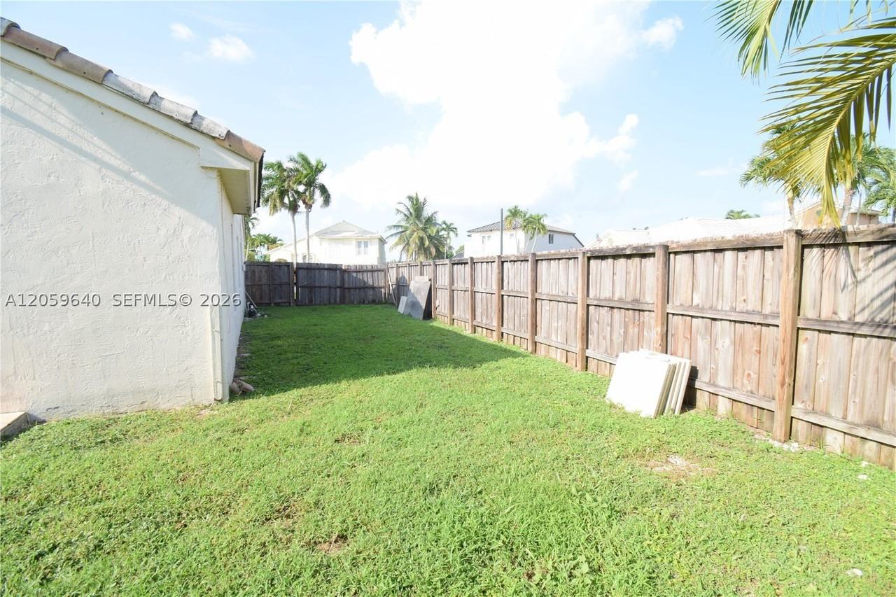 15860 Sw 77th St - Photo 3 of 32