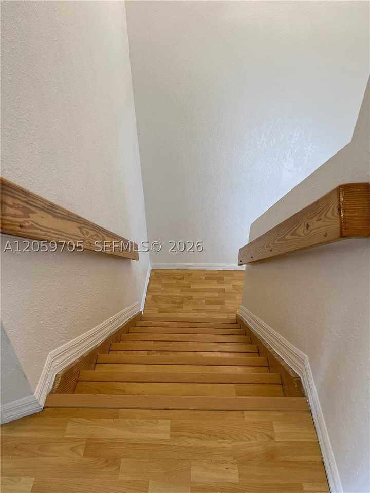 6225 Kendale Lakes Cir #253 - Photo 4 of 6