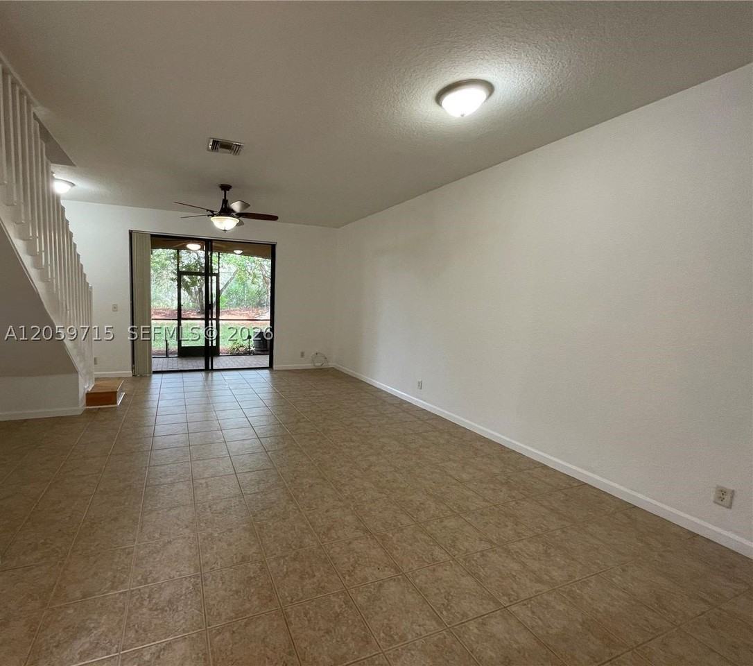 3919 Tree Top Dr #3919 - Photo 5 of 19