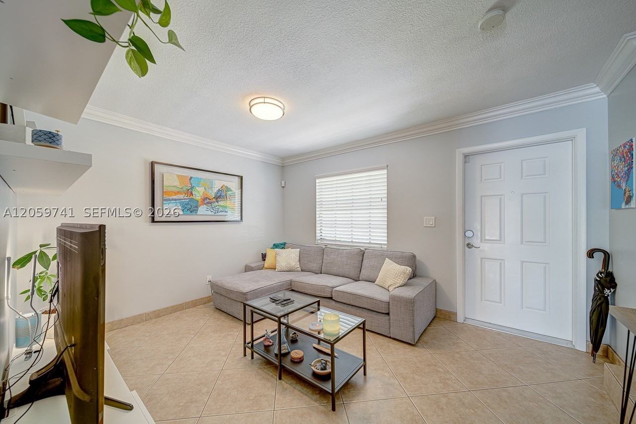 5555 Sw 67th Ave #106 - Photo 3 of 25