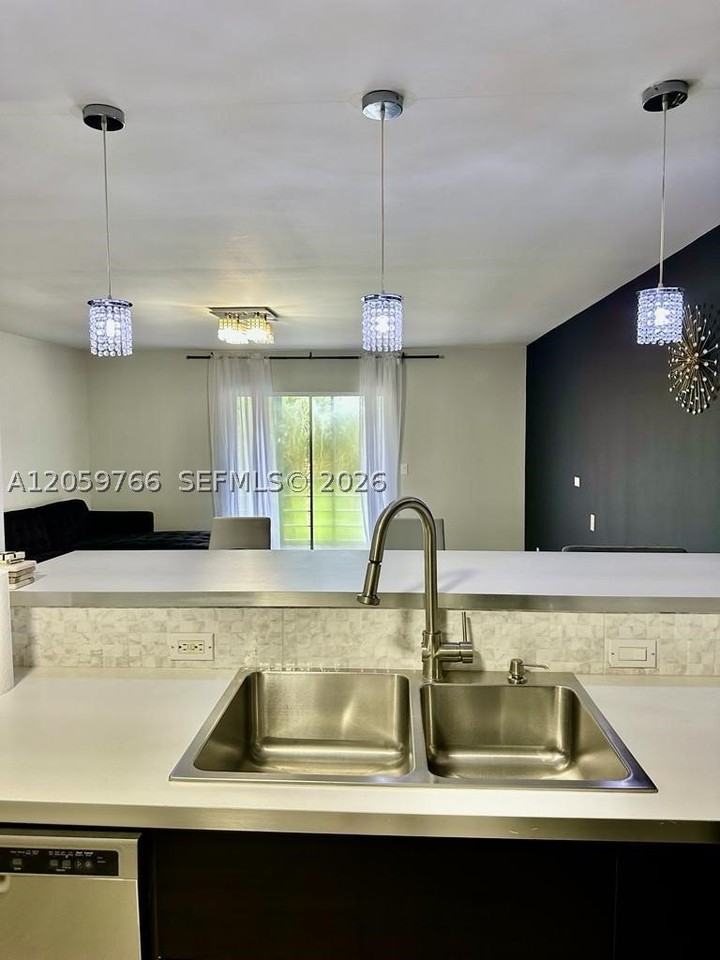 22605 Sw 66th Ave #310 - Photo 2 of 12
