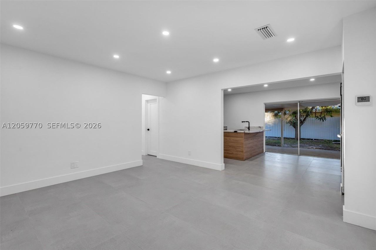 730 Nw 77th Way - Photo 2 of 15