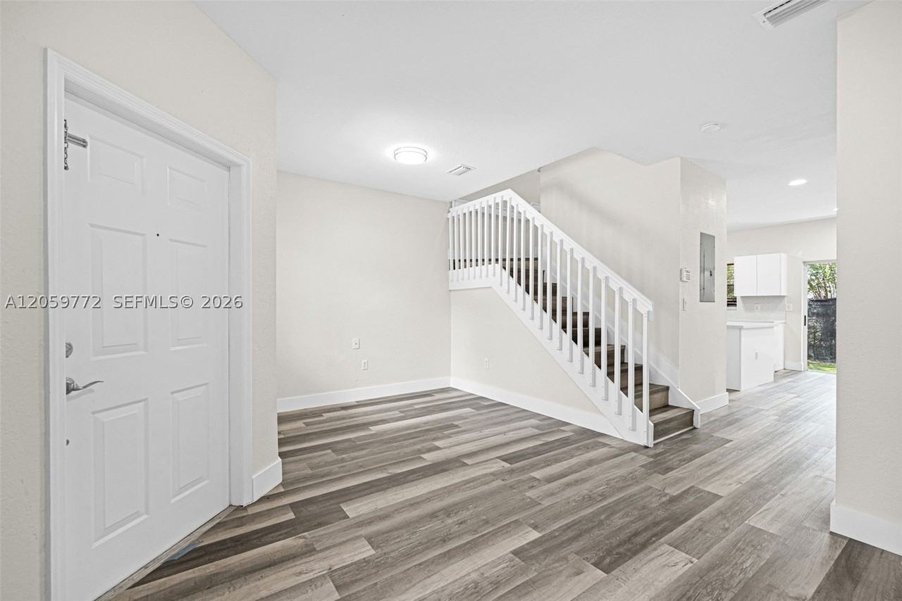 1681 Se 30th St #1681 - Photo 5 of 46