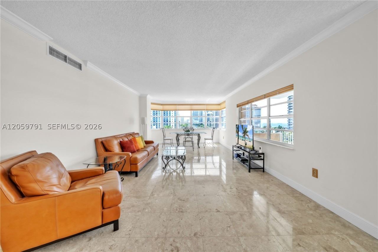 1985 S Ocean Dr #6P