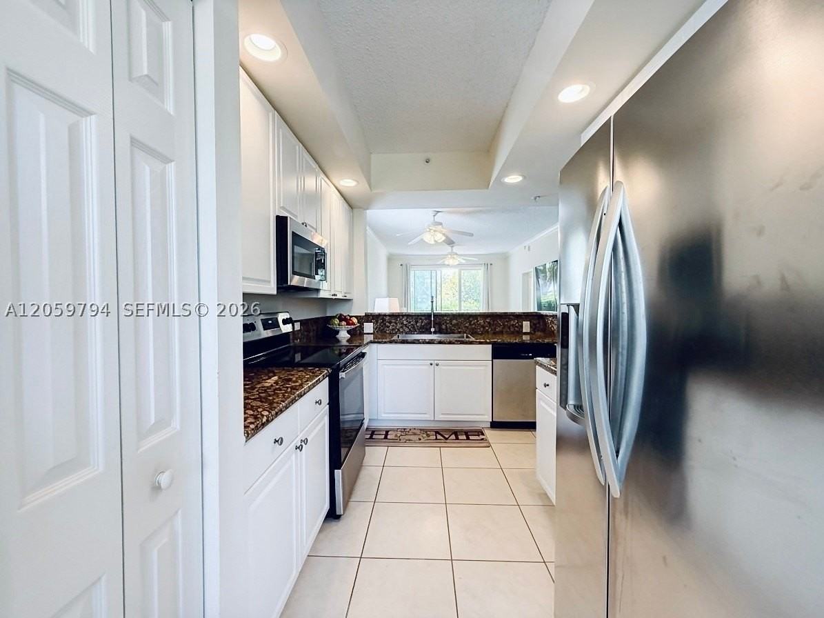 26 Royal Palm Way #201 - Photo 4 of 43