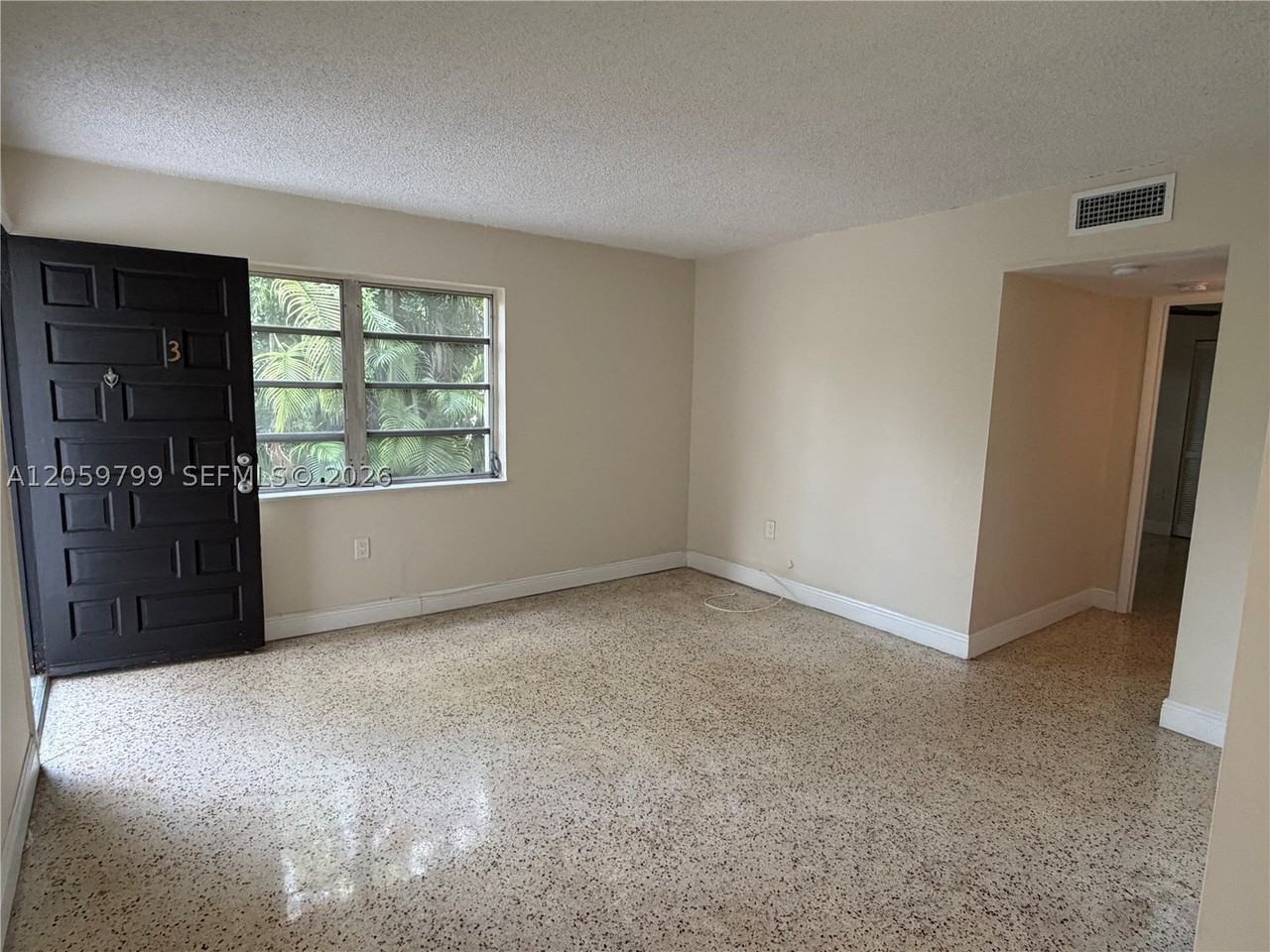 240 E 8th St #3 - Photo 2 of 19