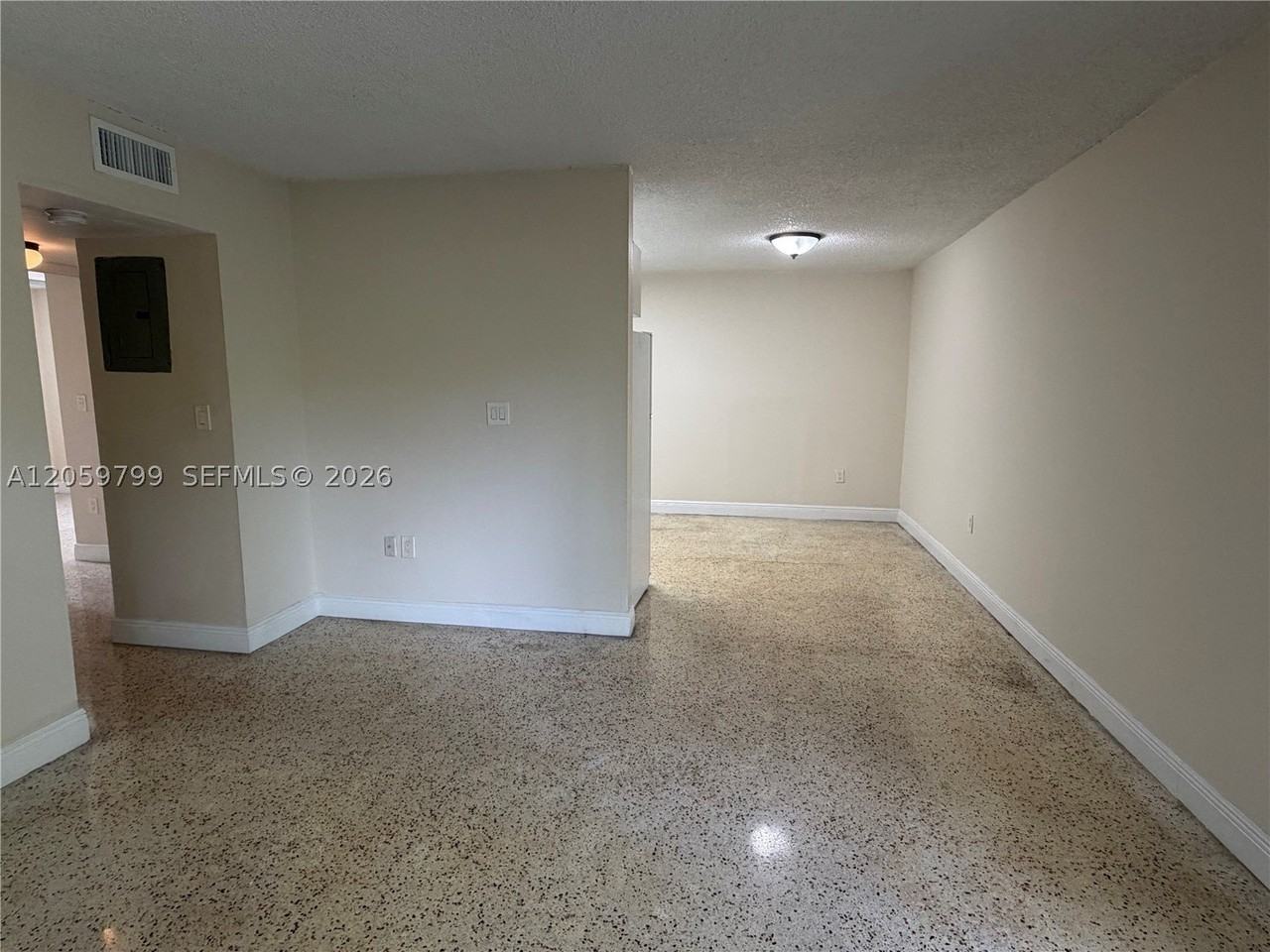 240 E 8th St #3 - Photo 6 of 19