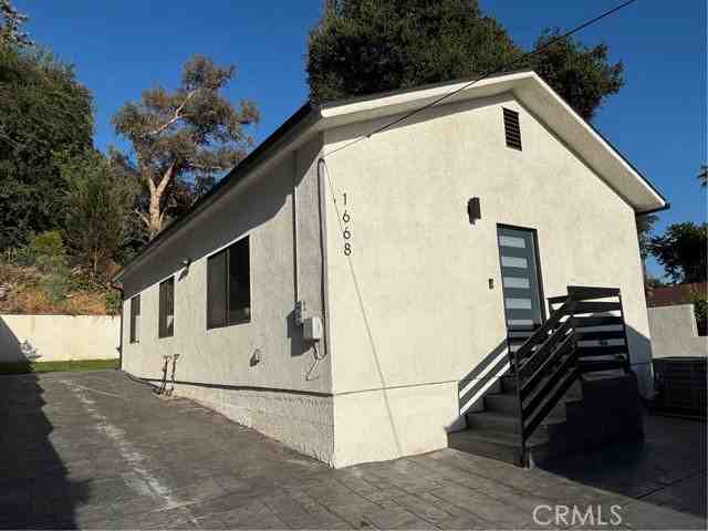 1668 Glen Ave - Photo 3 of 8