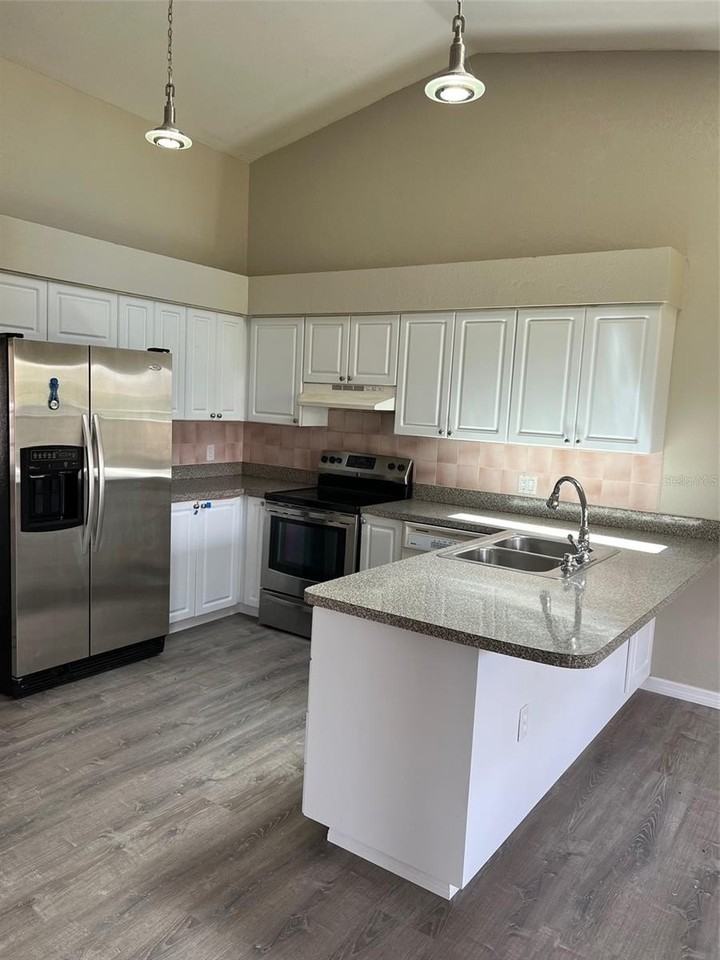 1330 Abalom St - Photo 2 of 19