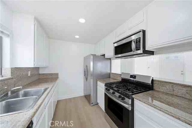 714 5th St - Photo 2 of 7