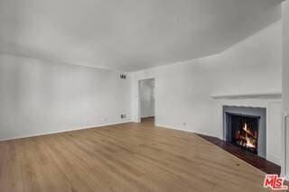 315 26th St - Photo 3 of 7