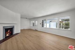 315 26th St - Photo 4 of 7
