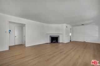 315 26th St - Photo 5 of 7