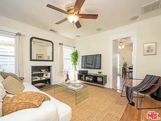 2213 Arizona Ave - Photo 3 of 8