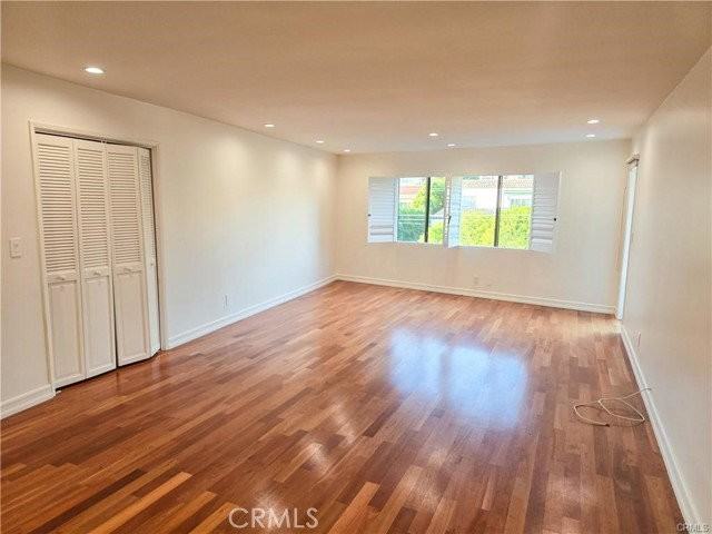1310 Roxbury Dr #302 - Photo 7 of 8