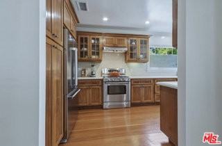 8704 Ashcroft Ave - Photo 7 of 8