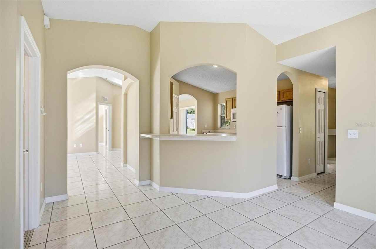 106 La Mancha Dr - Photo 6 of 40