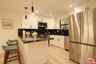918 N San Vicente Blvd #E - Photo 3 of 8