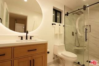 918 N San Vicente Blvd #E - Photo 5 of 8